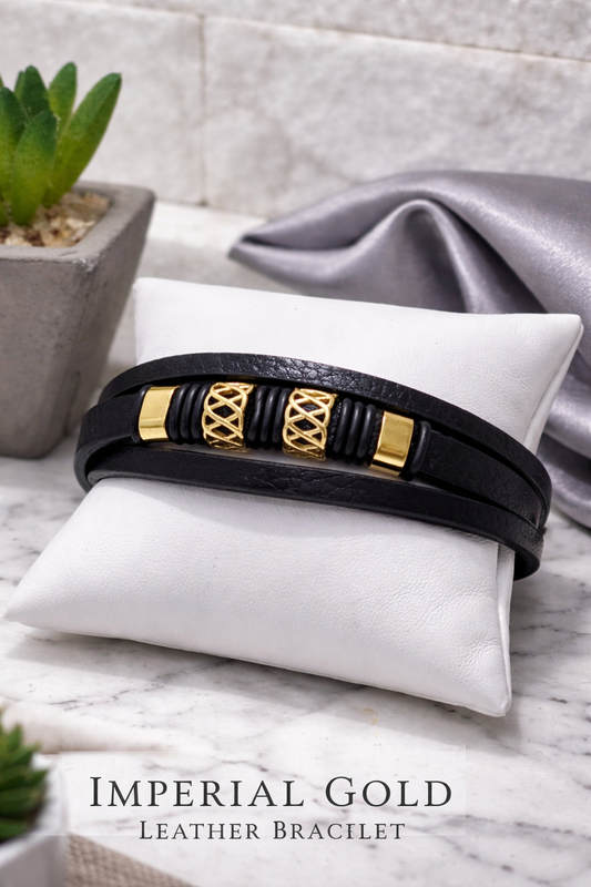 Imperial Gold Leather Bracelet – Pulsera de Piel Negra con Detalles en Stainless Steel Dorado