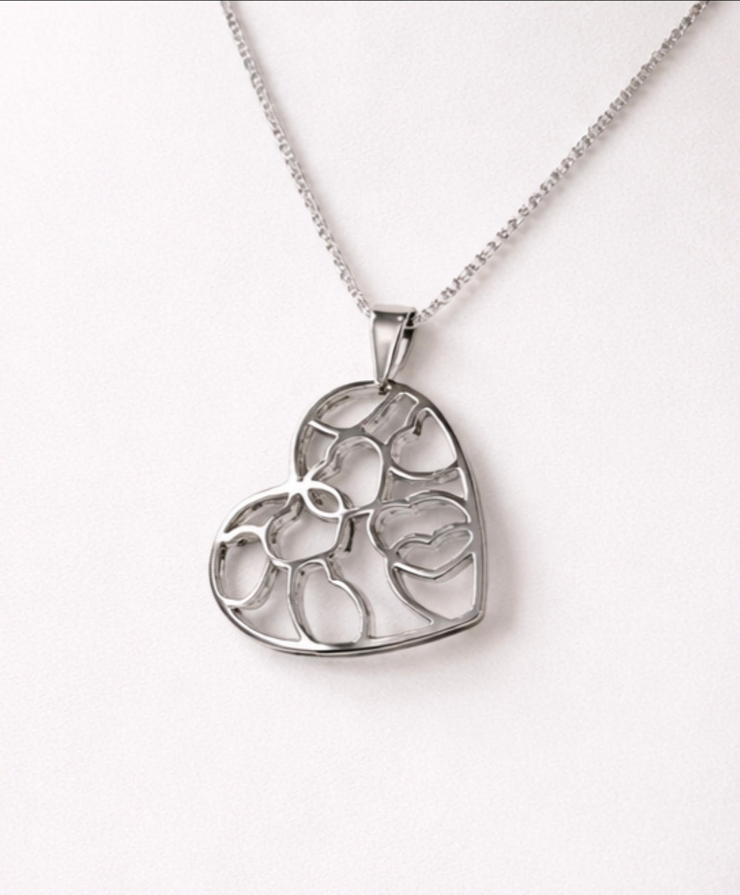 Eternal Hearts Vault – Cadena de Corazón 3D en Stainless Steel 24”